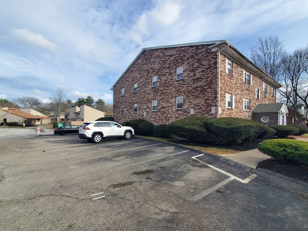 2 bed, 1 bath apartment for rent at 215 Pearl St Unit 10, Stoughton — photo 14 of 16