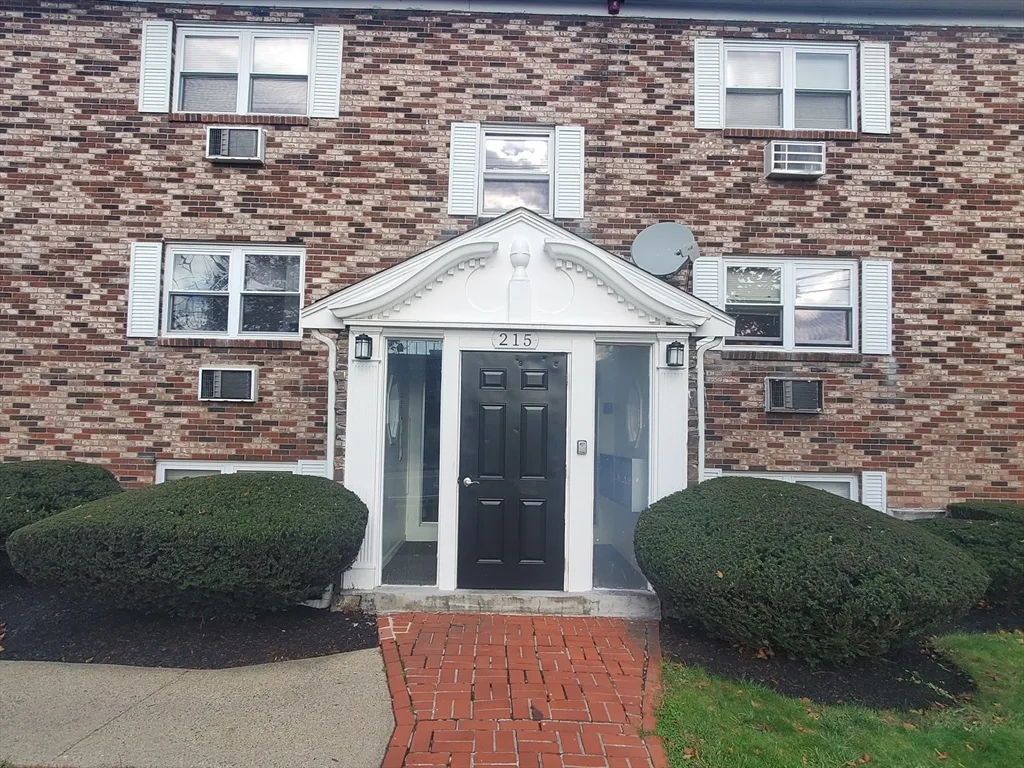 2 bed, 1 bath apartment for rent at 215 Pearl St Unit 8, Stoughton — photo 13 of 18