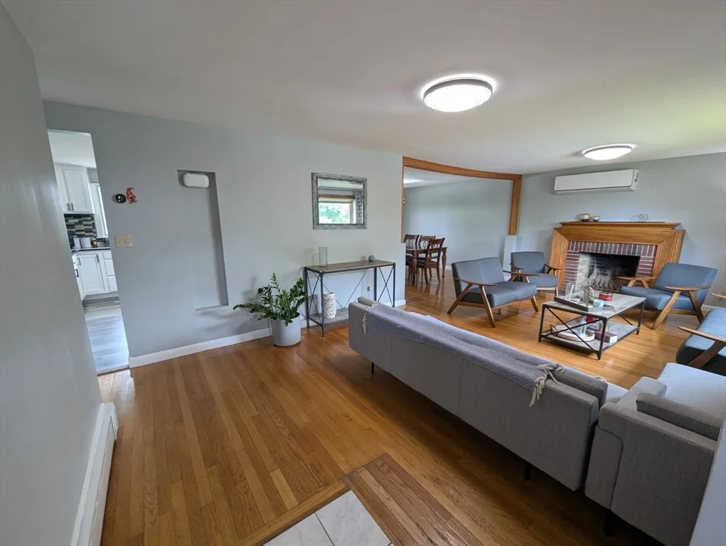 4 bed, 2 bath apartment for rent at 215 Salem St Unit SF, Revere — photo 6 of 36