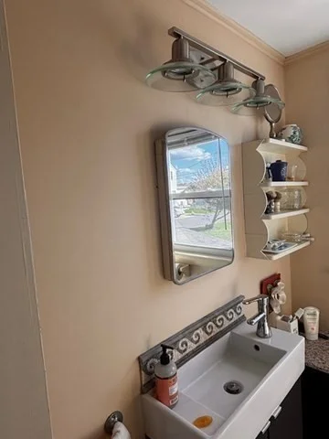 2 bed, 1 bath apartment for rent at 215 Standish St Winter Rental, Marshfield — photo 12 of 15
