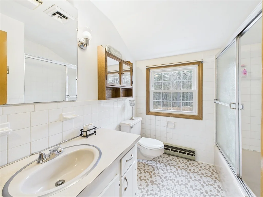 4 bed, 4+ bath apartment for rent at 215 Stoney Lea Rd, Precinct One/Upper Dedham — photo 8 of 12