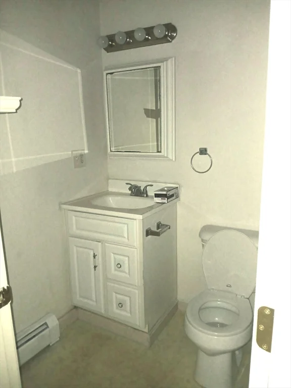 2 bed, 1 bath apartment for rent at 215 Walnut St Unit 11, New Bedford — photo 5 of 6