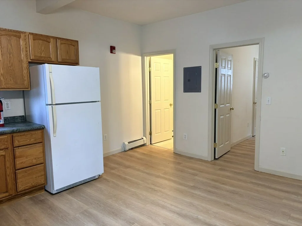 1 bed, 1 bath apartment for rent at 215 Walnut St Unit 6, New Bedford — photo 4 of 6