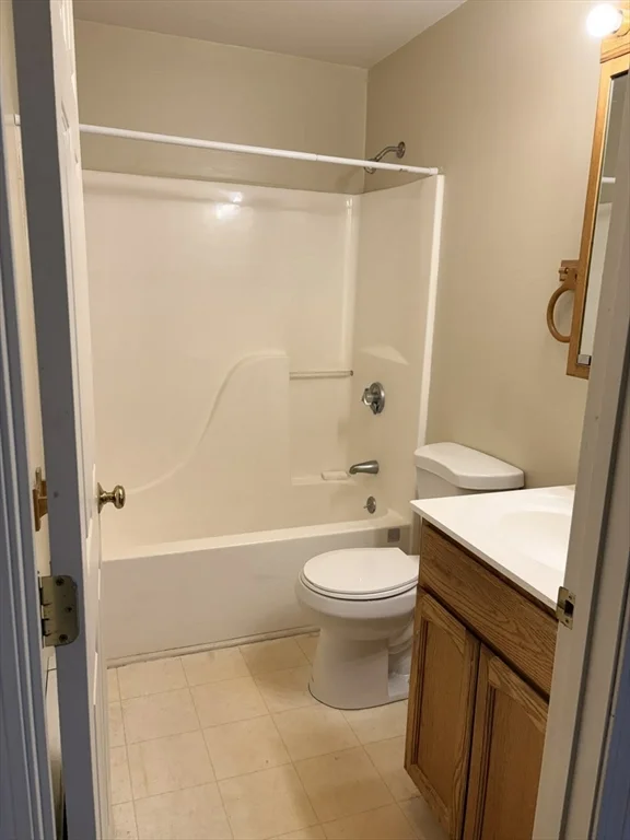 1 bed, 1 bath apartment for rent at 215 Walnut St Unit 6, New Bedford — photo 6 of 6