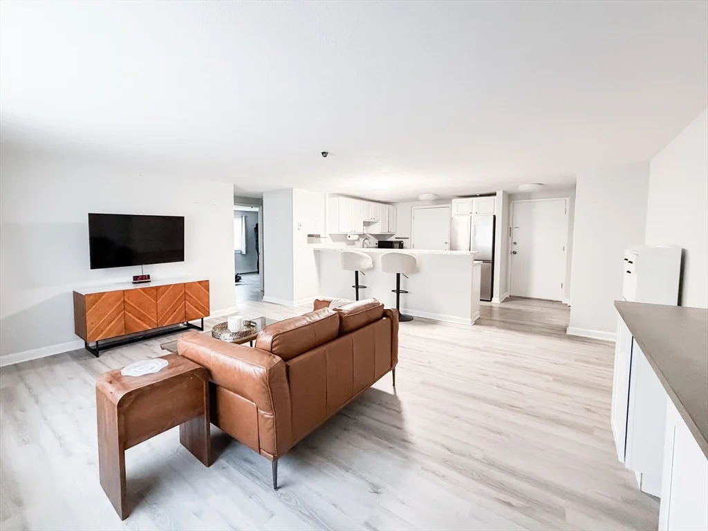 2 bed, 1 bath apartment for rent at 215 Winter St Unit 1P, East Weymouth