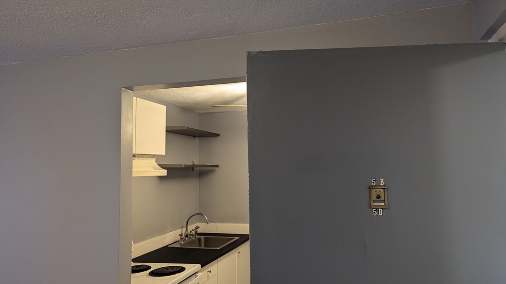 1 bed, 1 bath apartment for rent at 215 Winter St Unit 5B, Weymouth Heights — photo 2 of 19