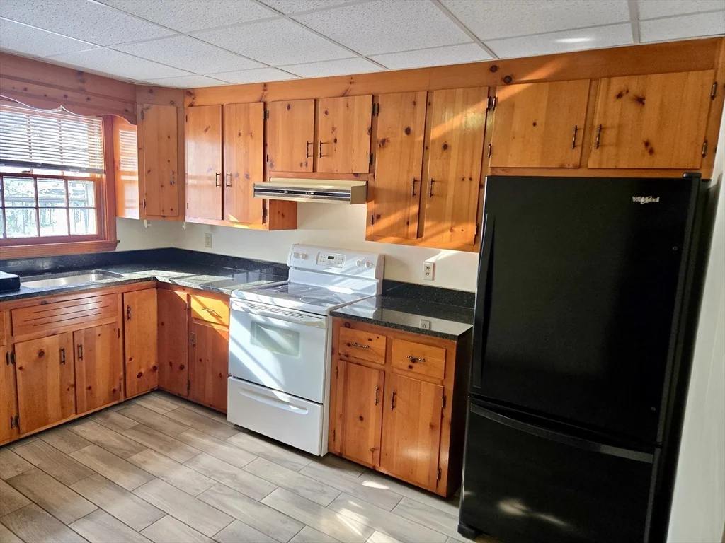 2 bed, 1 bath apartment for rent at 216 Ashland Ave Unit 1, Southbridge — photo 3 of 10