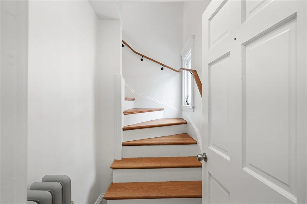 5 bed, 2 bath apartment for rent at 216 Broadway Unit Unit 2, East Arlington — photo 34 of 42