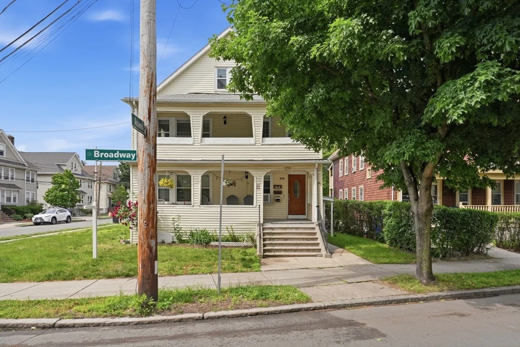 5 bed, 2 bath apartment for rent at 216 Broadway Unit Unit 2, East Arlington — photo 2 of 42