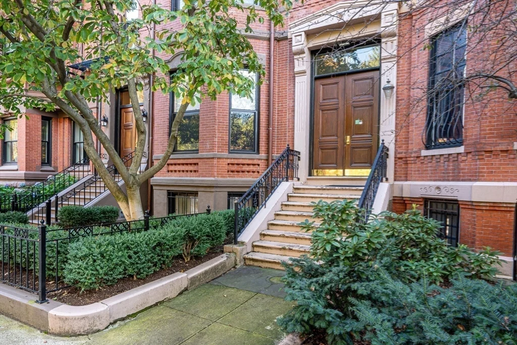 2 bed, 2 bath apartment for rent at 216 Commonwealth Ave Unit UNIT 4, Back Bay — photo 17 of 19