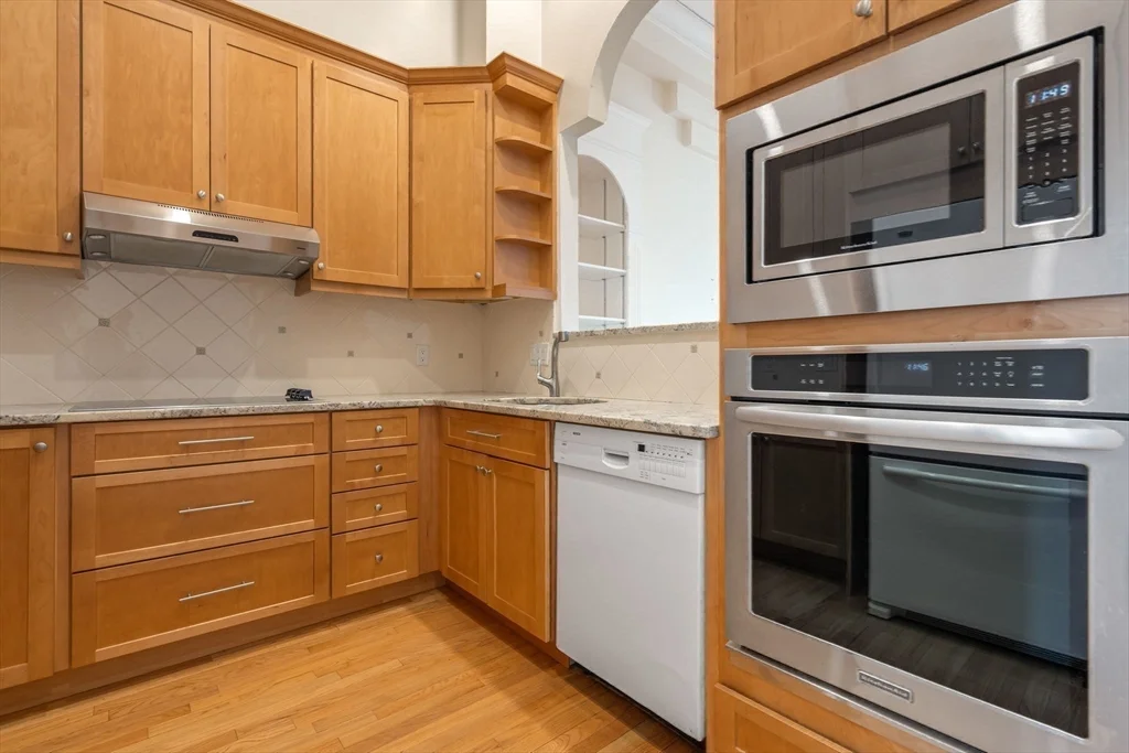 2 bed, 2 bath apartment for rent at 216 Commonwealth Ave Unit UNIT 4, Back Bay — photo 5 of 19