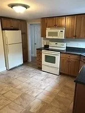 2 bed, 1 bath apartment for rent at 216 Dorchester St Unit 2, South Boston — photo 3 of 12