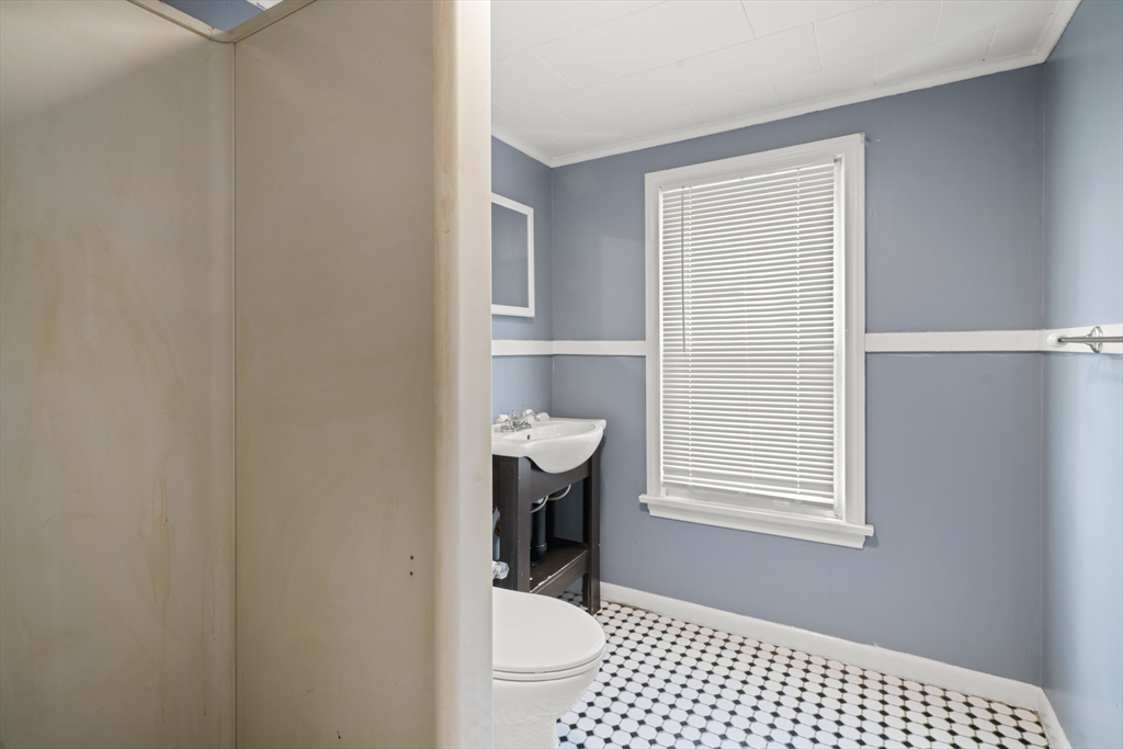 3 bed, 2 bath apartment for rent at 216 Dwight Rd, Springfield — photo 16 of 26
