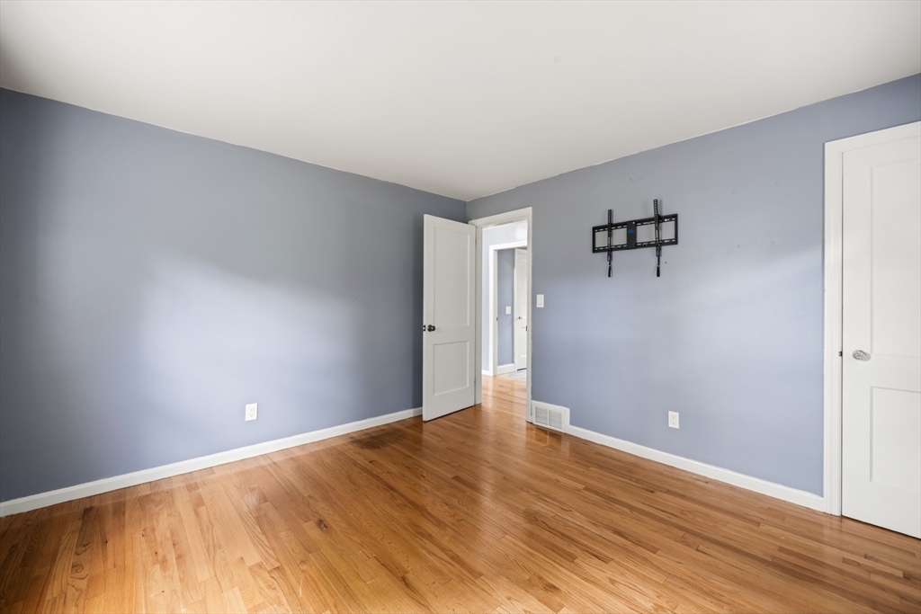 3 bed, 2 bath apartment for rent at 216 Dwight Rd, Springfield — photo 12 of 26
