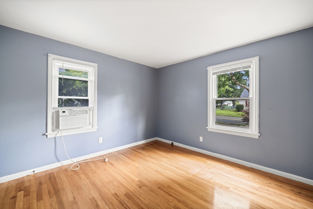 3 bed, 2 bath apartment for rent at 216 Dwight Rd, Springfield — photo 11 of 26