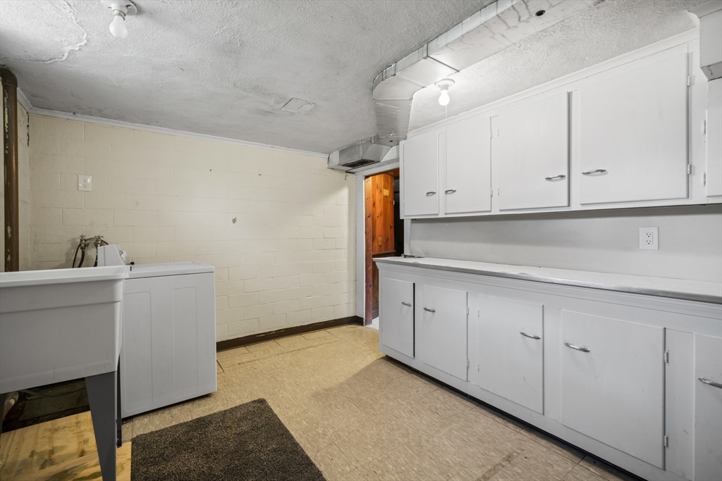 3 bed, 2 bath apartment for rent at 216 Dwight Rd, Springfield — photo 22 of 26