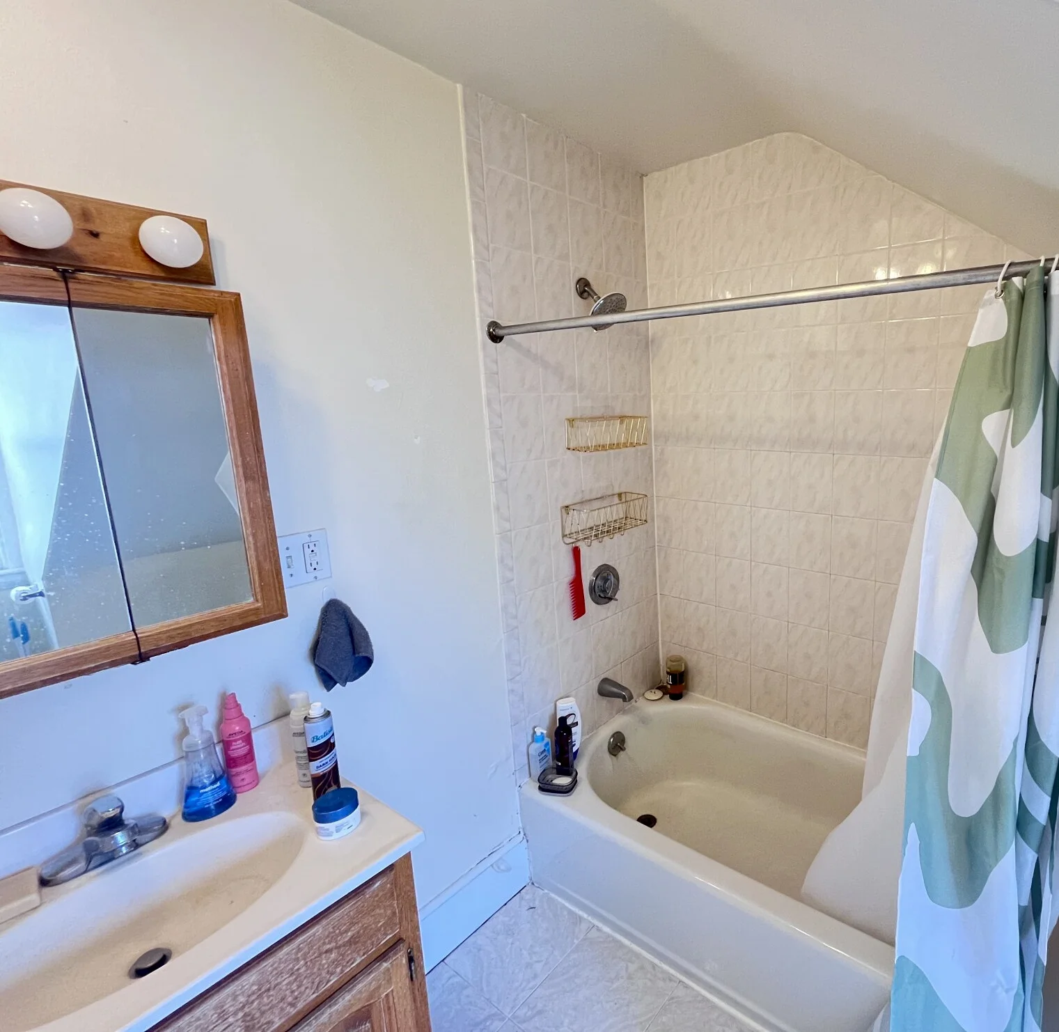 4 bed, 2 bath apartment for rent at 216 Freeman St Unit 2, North Brookline — photo 7 of 11