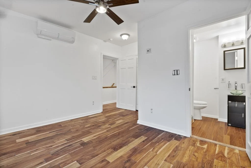 2 bed, 2 bath apartment for rent at 216 K Unit 2, Boston — photo 12 of 17