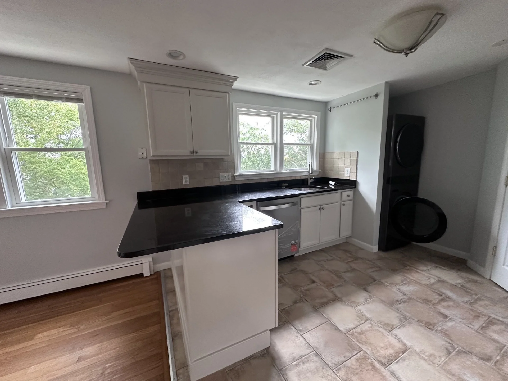 3 bed, 1 bath apartment for rent at 216 Palfrey St Unit 216, Watertown — photo 3 of 18