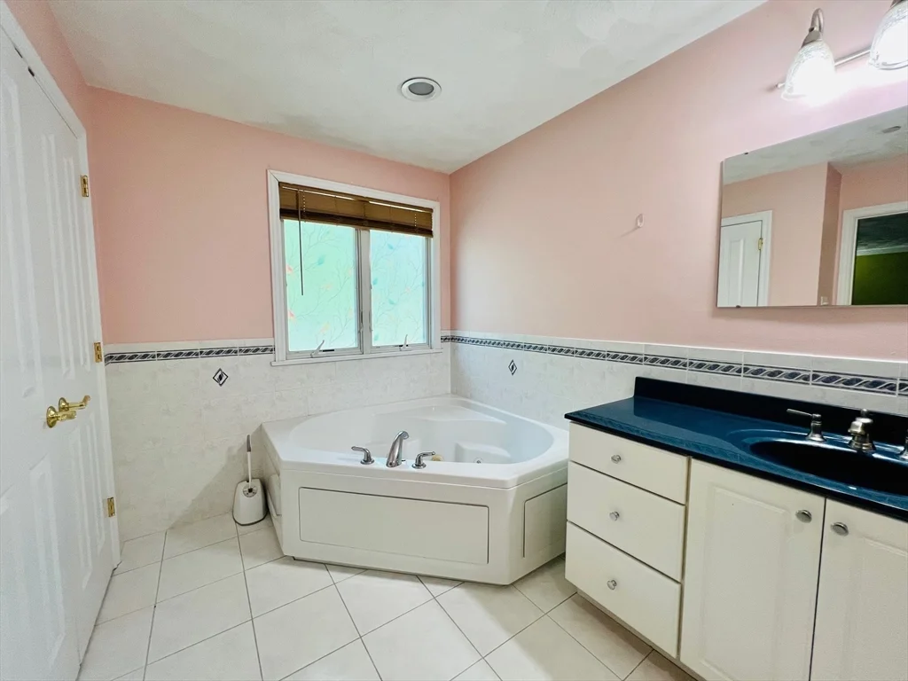 3 bed, 2 bath apartment for rent at 216 Rangeway Unit 172, Billerica — photo 7 of 19