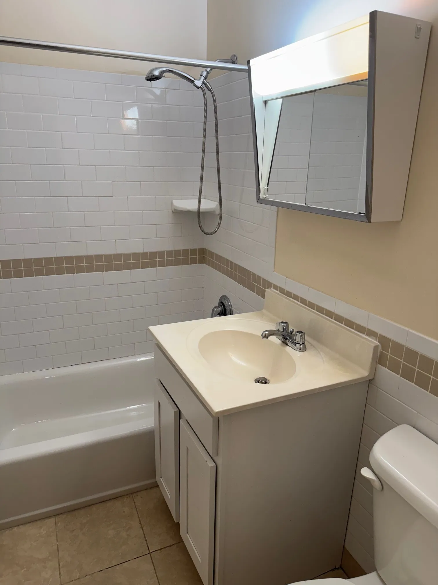2 bed, 1 bath apartment for rent at 2165 Dorchester Ave Unit C1, Dorchester — photo 2 of 2