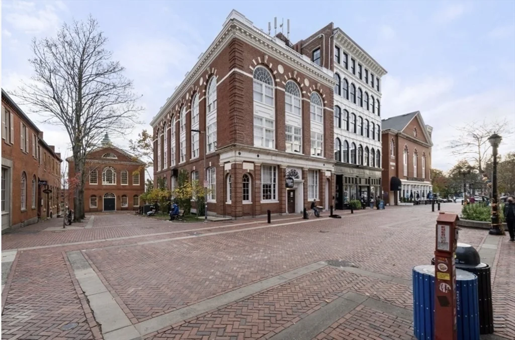 2 bed, 2 bath apartment for rent at 217-221 Essex St Unit 305, Salem — photo 11 of 11