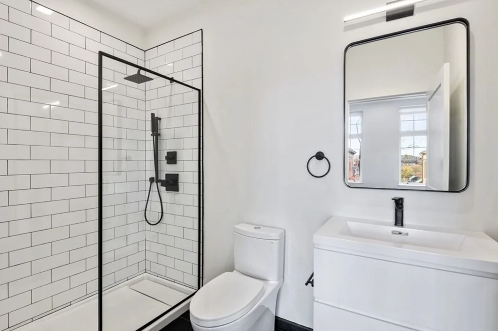 2 bed, 2 bath apartment for rent at 217-221 Essex St Unit 305, Salem — photo 6 of 11
