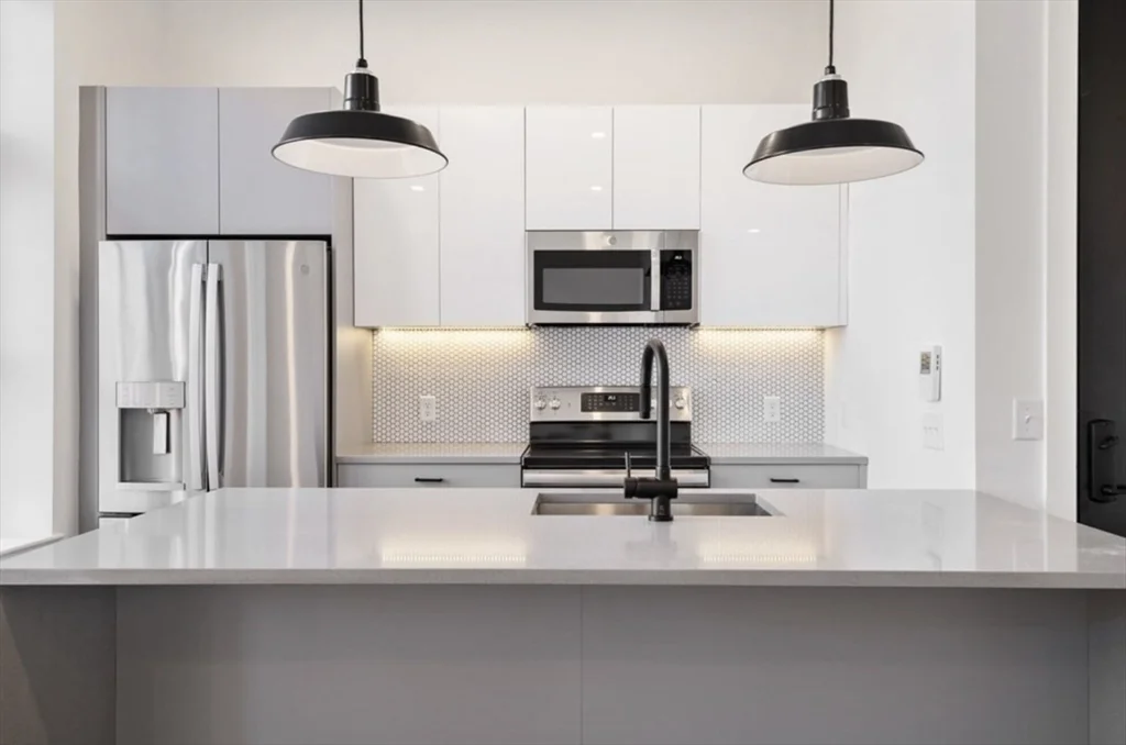 2 bed, 2 bath apartment for rent at 217-221 Essex St Unit 305, Salem — photo 1 of 11