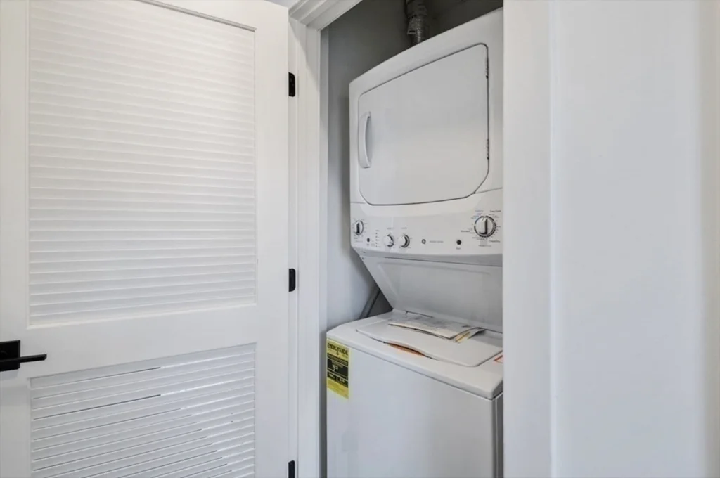 2 bed, 2 bath apartment for rent at 217-221 Essex St Unit 305, Salem — photo 7 of 11