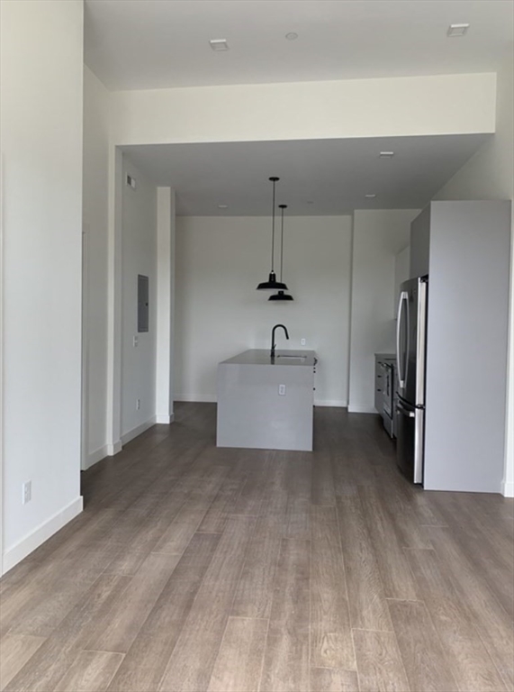 1 bed, 1 bath apartment for rent at 217-221 Essex St Unit 503, Salem — photo 3 of 6
