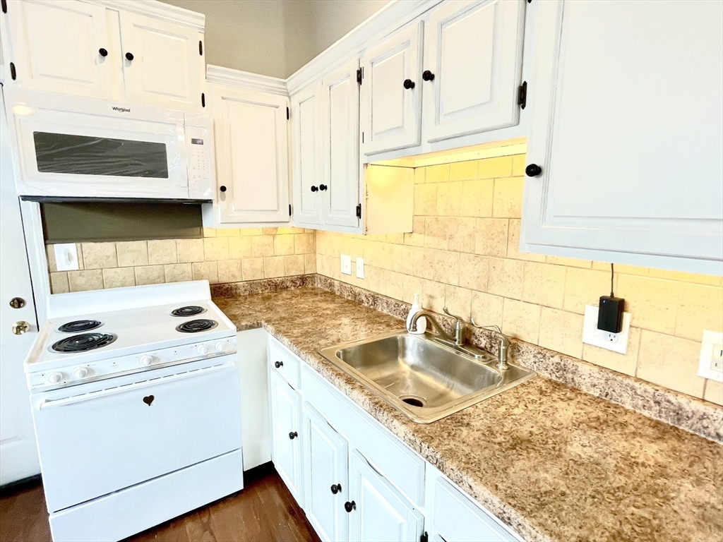 1 bed, 1 bath apartment for rent at 217-221 Highland Ave, Unit 1, Malden — photo 20 of 26