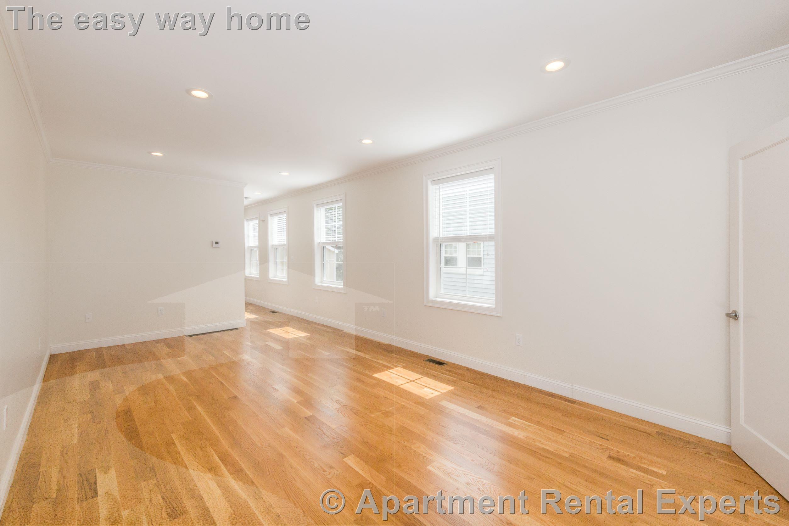 4 bed, 3 bath apartment for rent at 217 Arlington St Unit 1, West Medford — photo 5 of 22