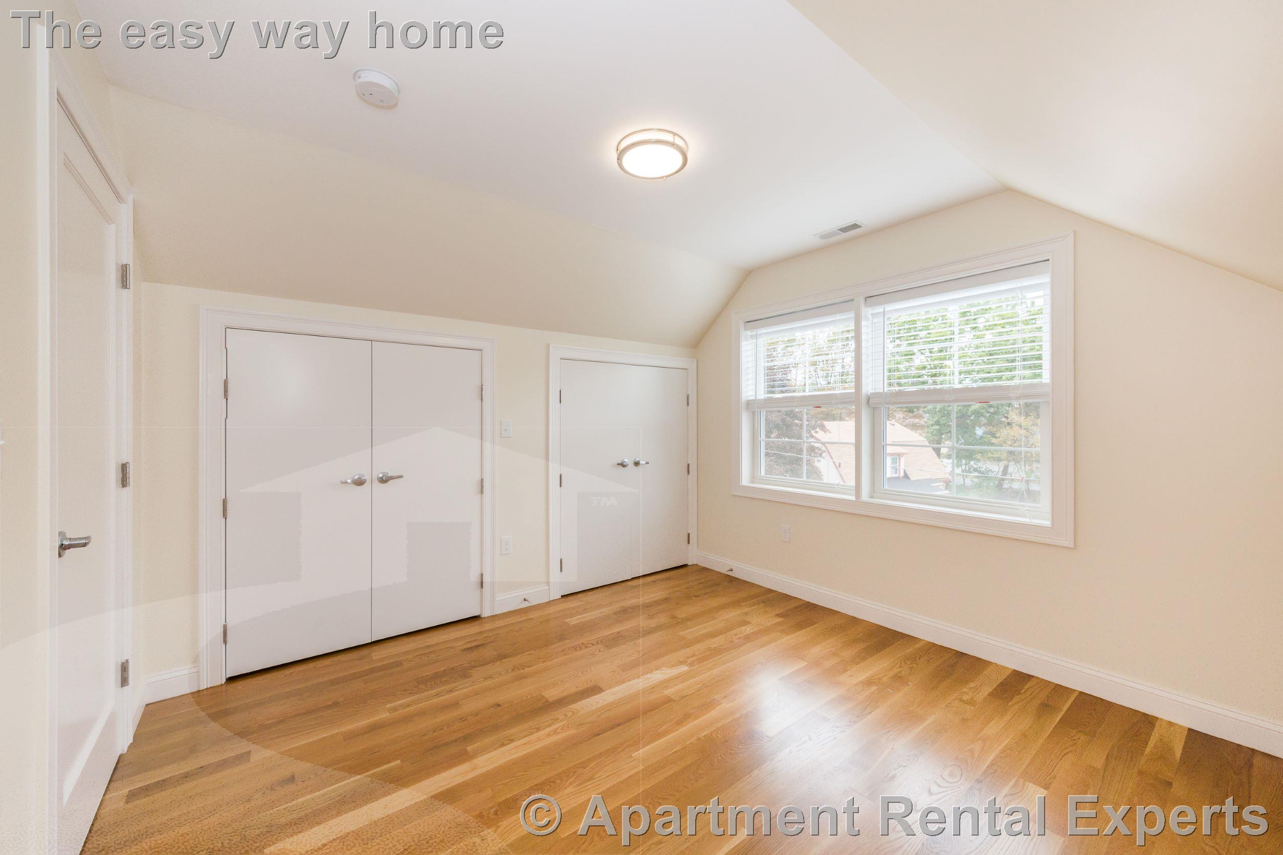 4 bed, 3 bath apartment for rent at 217 Arlington St Unit 1, West Medford — photo 20 of 22