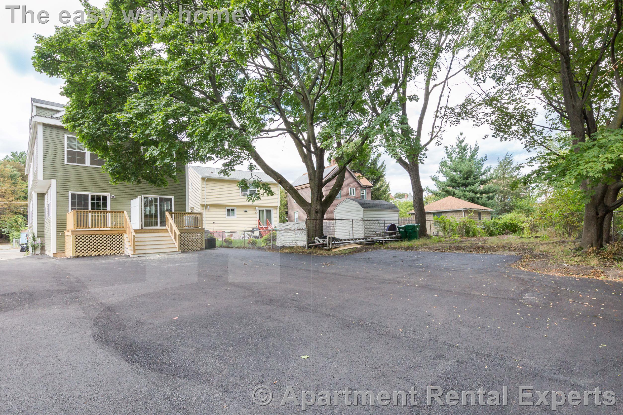 4 bed, 3 bath apartment for rent at 217 Arlington St Unit 1, West Medford — photo 2 of 22