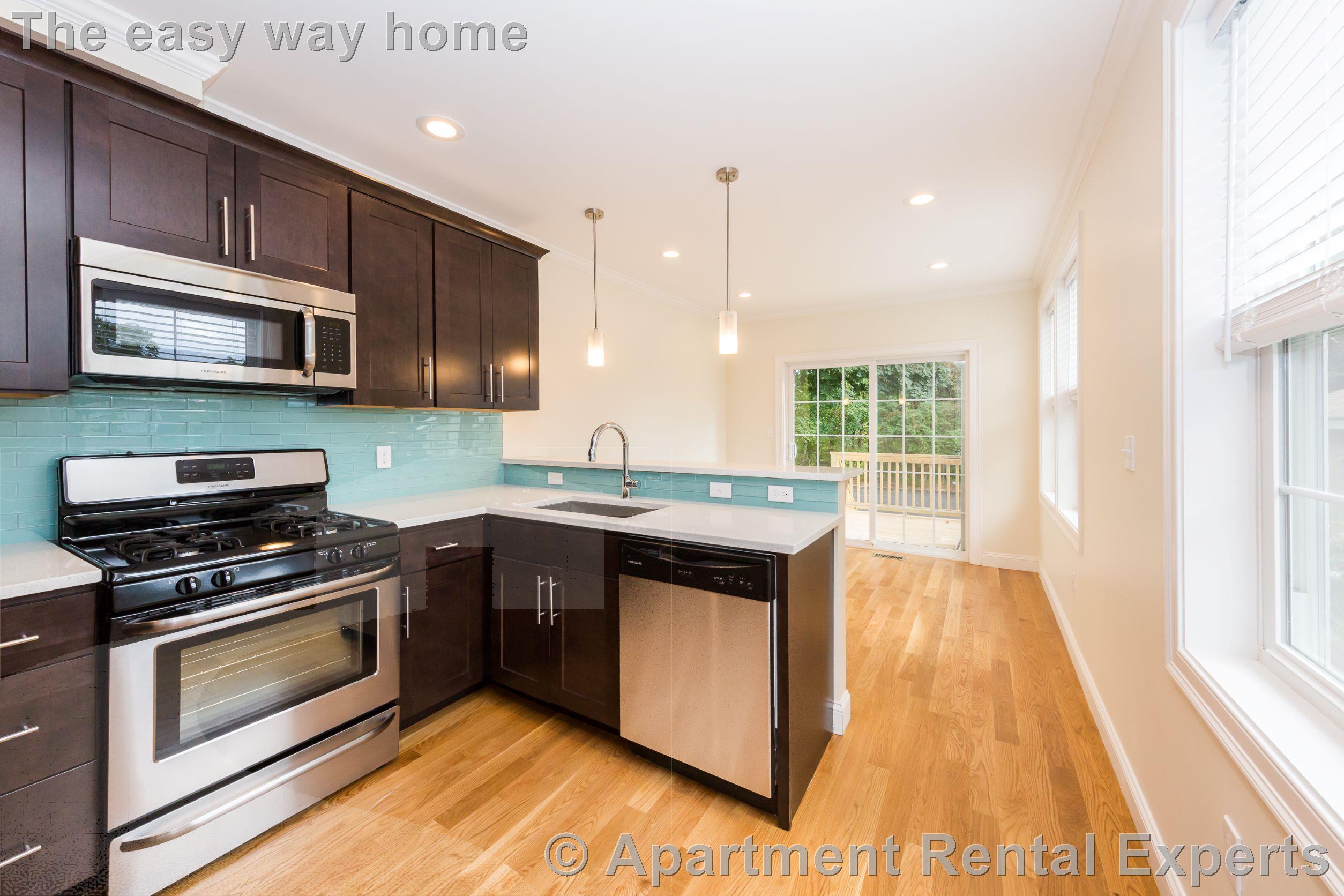4 bed, 3 bath apartment for rent at 217 Arlington St Unit 1, West Medford — photo 11 of 22