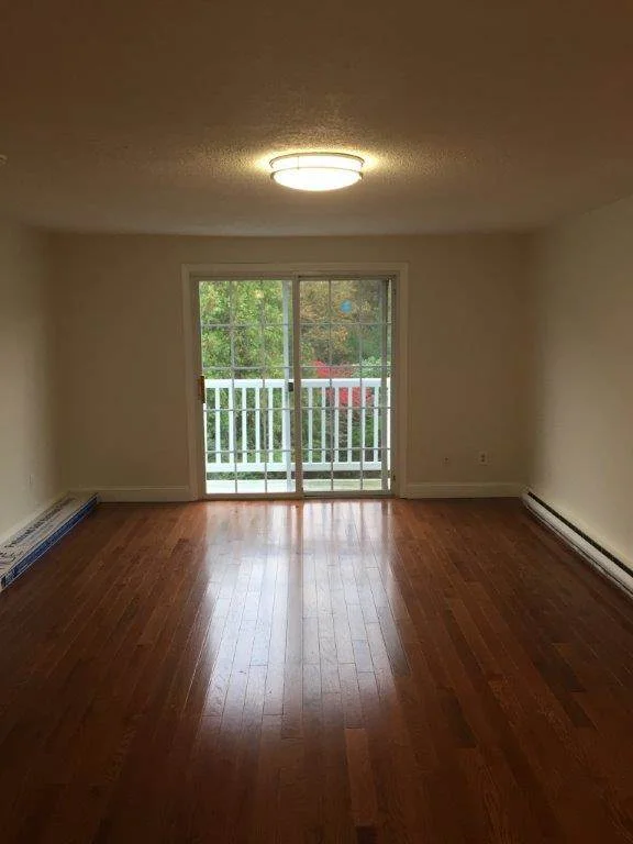 2 bed, 1 bath apartment for rent at 217 Beaver Dam Rd Unit 8, Plymouth — photo 6 of 21