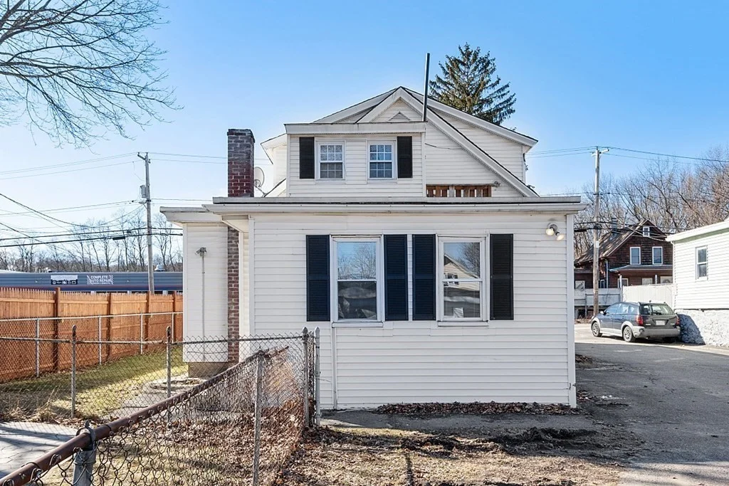 3 bed, 1 bath apartment for rent at 217 Bemis Rd Unit 1, Fitchburg — photo 3 of 20