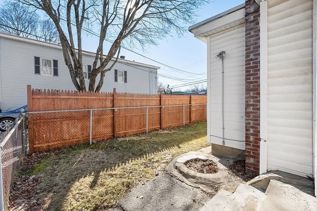3 bed, 1 bath apartment for rent at 217 Bemis Rd Unit 1, Fitchburg — photo 2 of 20