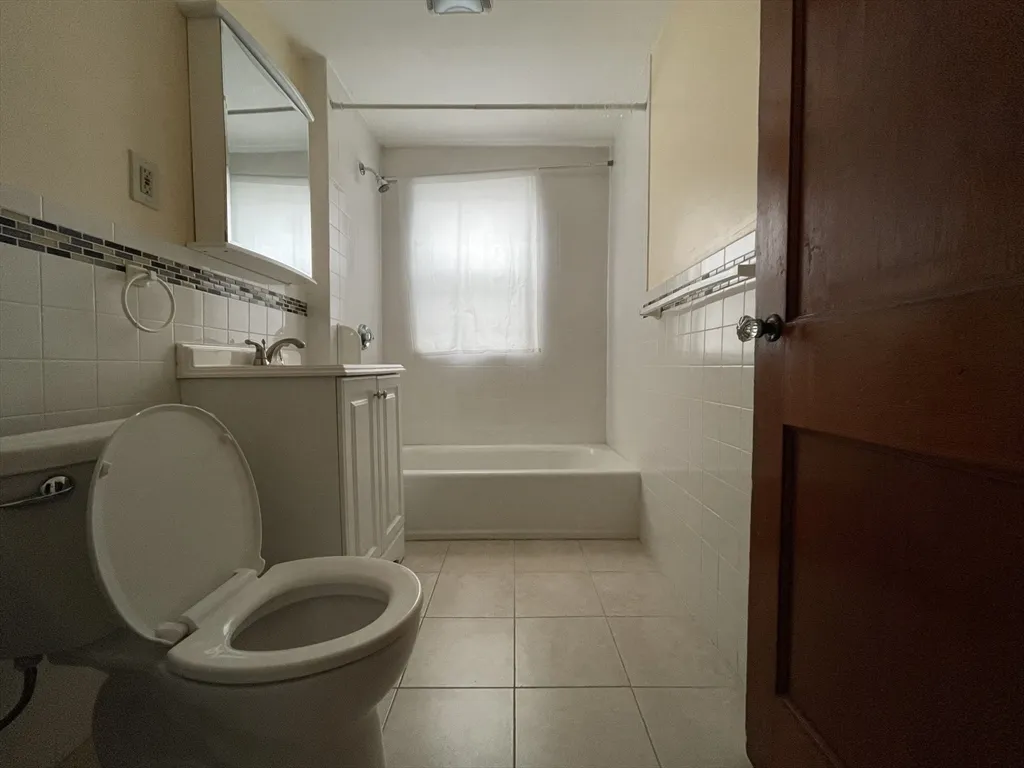 2 bed, 1 bath apartment for rent at 217 Faneuil St Unit 1, Brighton — photo 8 of 8