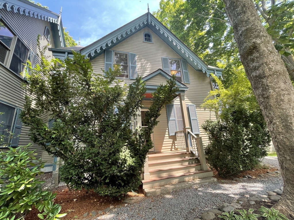 3 bed, 1 bath apartment for rent at 217 Freeman, Coolidge Corner
