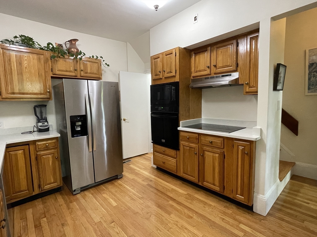 3 bed, 1 bath apartment for rent at 217 Freeman, Coolidge Corner — photo 6 of 20