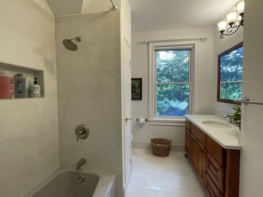 3 bed, 1 bath apartment for rent at 217 Freeman, Coolidge Corner — photo 10 of 20