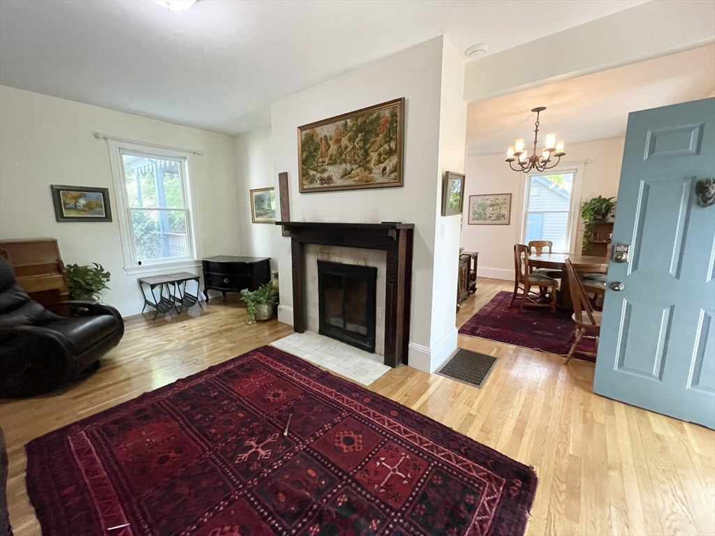 3 bed, 1 bath apartment for rent at 217 Freeman, Coolidge Corner — photo 2 of 20
