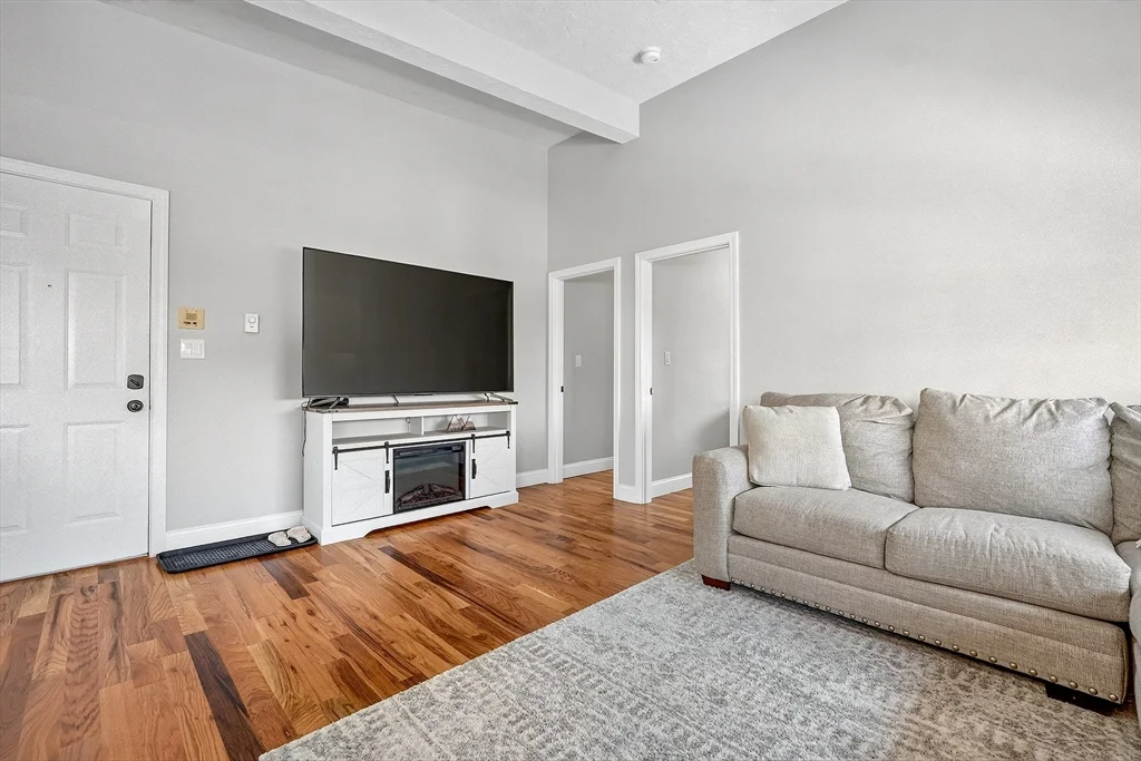 2 bed, 1 bath apartment for rent at 217 Highland Ave Unit 5, Malden — photo 4 of 18