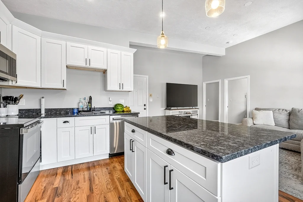 2 bed, 1 bath apartment for rent at 217 Highland Ave Unit 5, Malden — photo 7 of 18