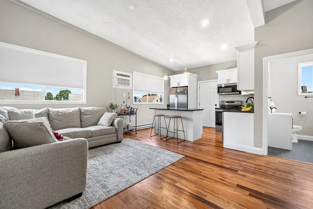 2 bed, 1 bath apartment for rent at 217 Highland Ave Unit 5, Malden — photo 6 of 18