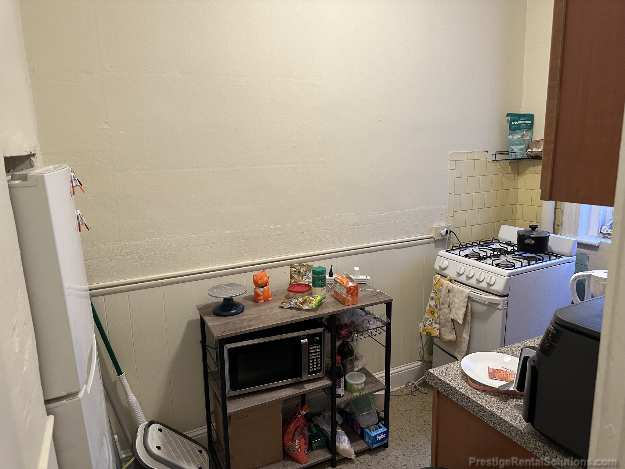 Studio bed, 1 bath apartment for rent at 217 Kelton St Unit 4, Brighton — photo 5 of 12