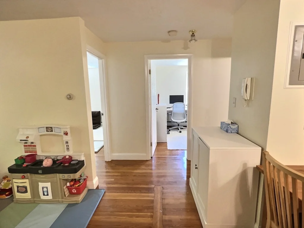 2 bed, 1 bath apartment for rent at 217 Kent Unit 12, Longwood — photo 4 of 8