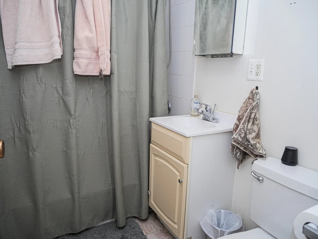 1 bed, 1 bath apartment for rent at 217 Kent Unit 26, Longwood — photo 5 of 5