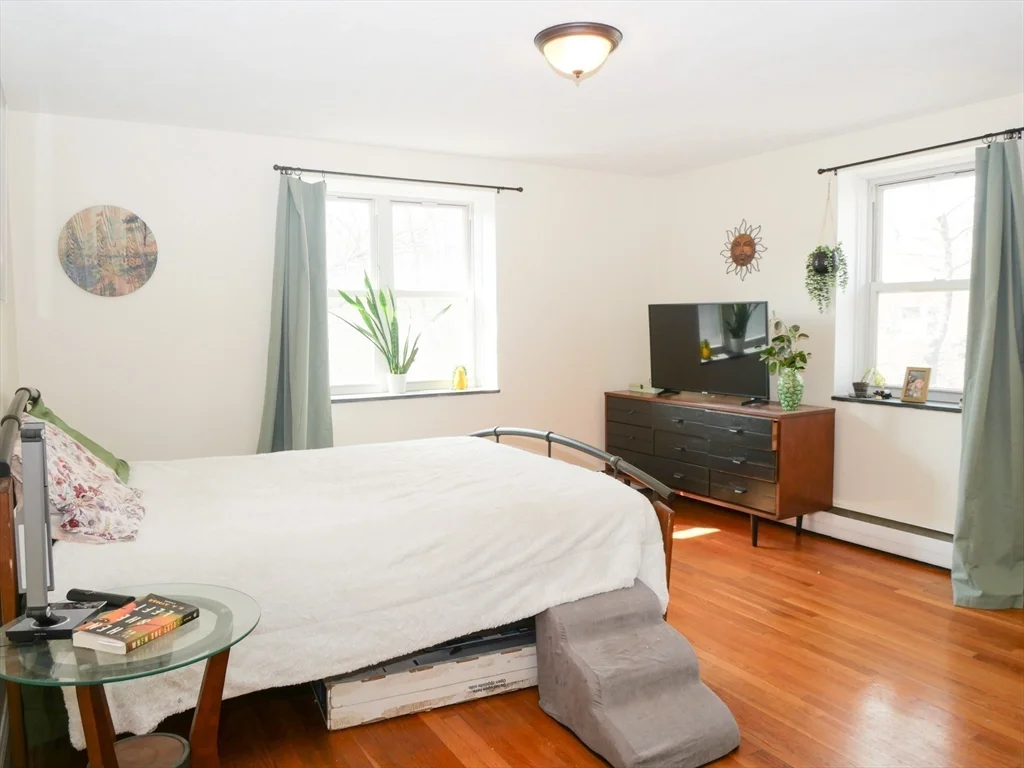 2 bed, 1 bath apartment for rent at 217 Kent Unit 27, Brookline — photo 4 of 6